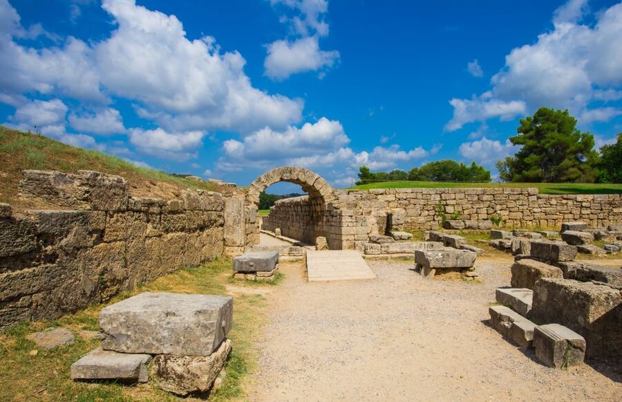3-Day Ancient Greek Archaeological Sites Tour from Athens - Day one: the Corinth Canal, Epidaurus, and Mycenae