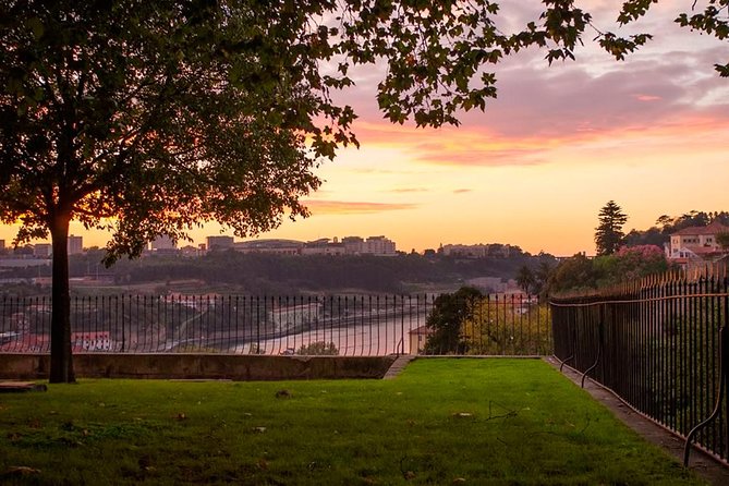 3-Hour Porto Jewish Heritage Walking Tour with Local Guide - Postigo do Carvão and medieval Porto