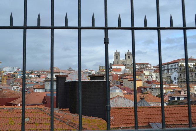 3-Hour Porto Jewish Heritage Walking Tour with Local Guide - The Olival fountain and Vitória viewpoint