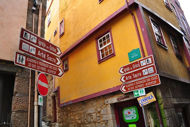 3-Hour Porto Jewish Heritage Walking Tour with Local Guide - What the guides add to the experience