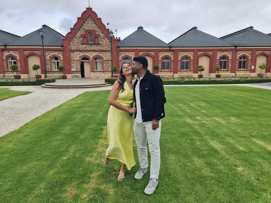 A Barossa Valley pickup: Wine and Heritage Tour, Local Guide - Lunch at a boutique winery