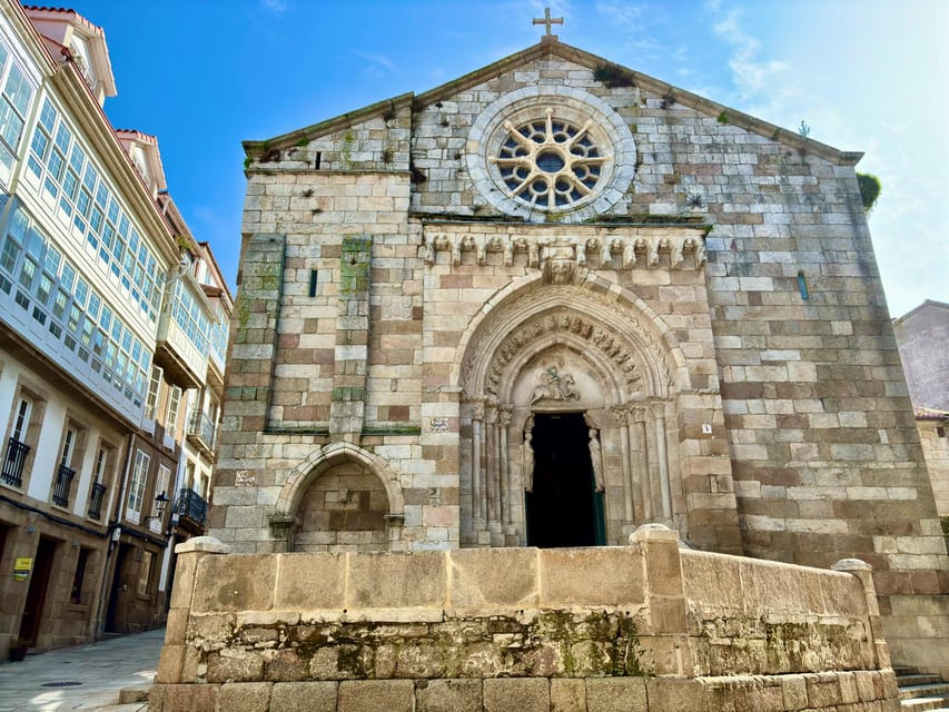 A Coruña: Historic Walking Tour Old Town and Highlights - Medieval corners around Santiago and Santa Bárbara