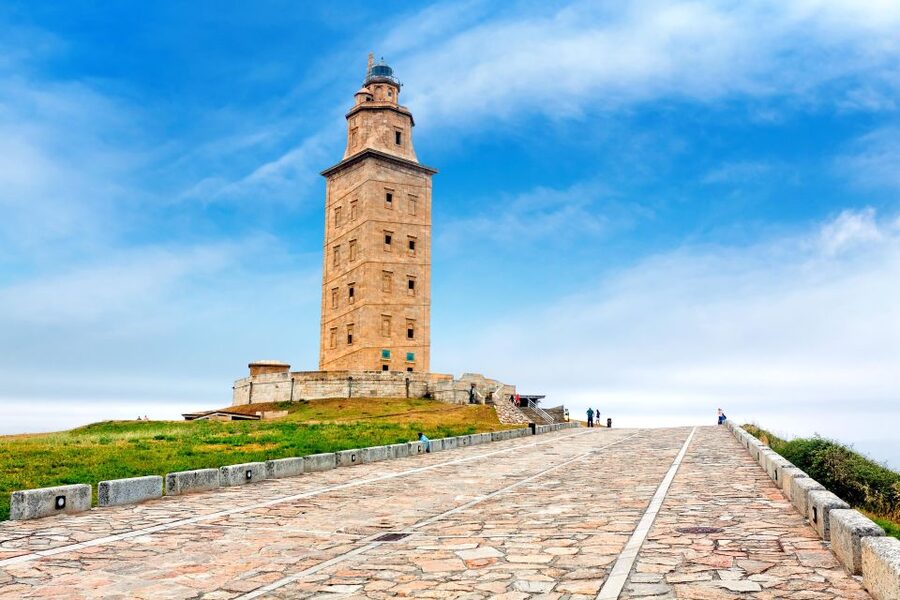 A Coruña: Historic Walking Tour Old Town and Highlights - Santa María do Campo and Azcárraga Square