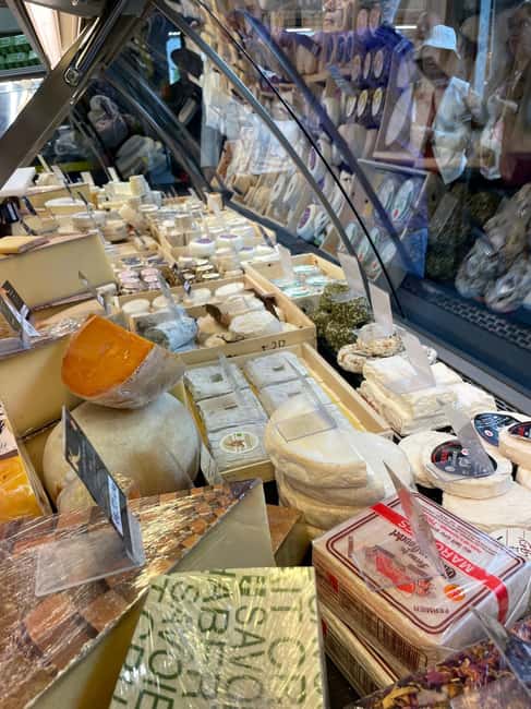 A locals's guide to Bordeaux’s historic market - Key points at a glance