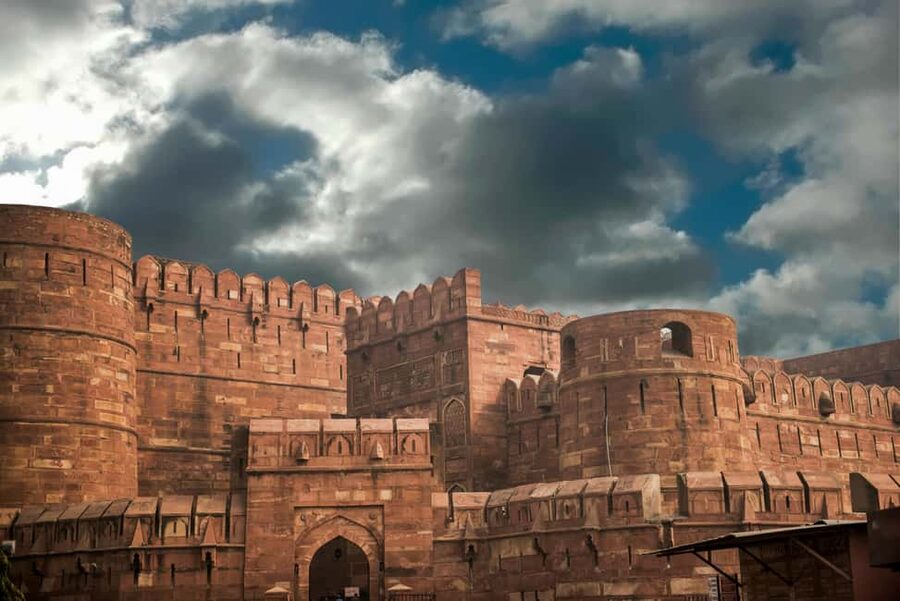 Agra Fort: Guided UNESCO Heritage Walking Tour - Entering Through Amar Singh Gate