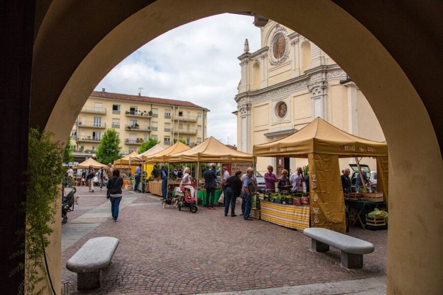 Alba: Historic Town Highlights Guided Walking Tour - Why Alba works so well on foot