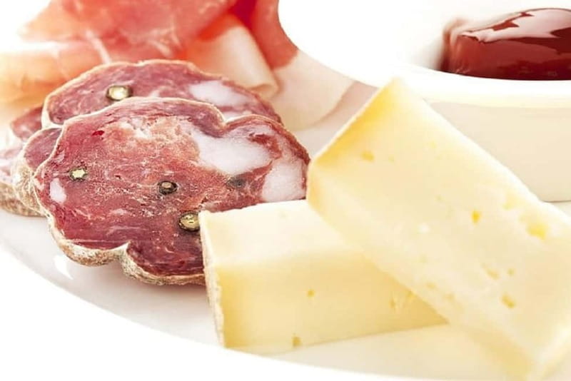 Alba: History Walking Tour and Food Tasting with a Local - Why Alba works so well for a food walk