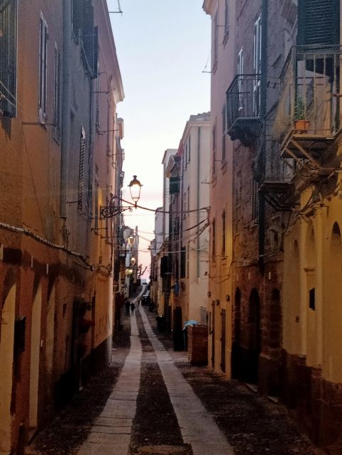 Alghero: walking tours around the ancient city - Occupations, pirates, and the making of the city