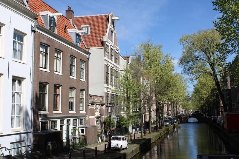 Amsterdam: 2-hour History & Culture tour with a Local - Is $29 a fair price?
