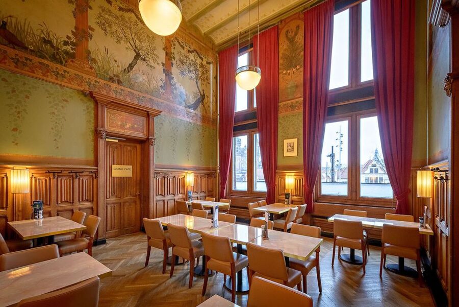 Amsterdam: 3-Course Meal in Historic 1st Class Waiting Rooms - Who should book this Amsterdam meal?