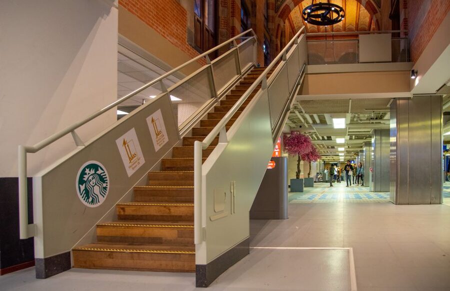 Amsterdam: 3-Course Meal in Historic 1st Class Waiting Rooms - Architecture is the main reason to choose this meal