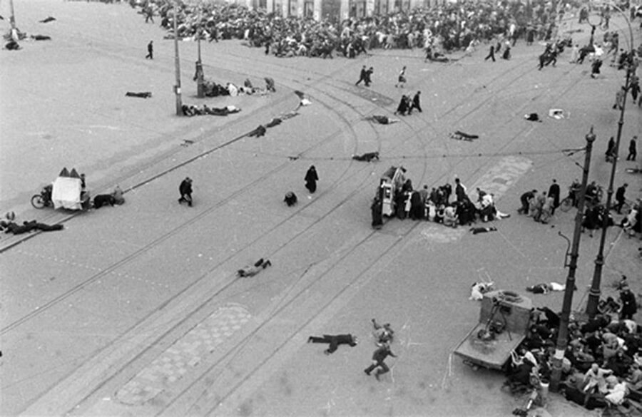 Amsterdam: Anna Frank and World War II History Walking Tour - Why this route matters beyond Anne Frank
