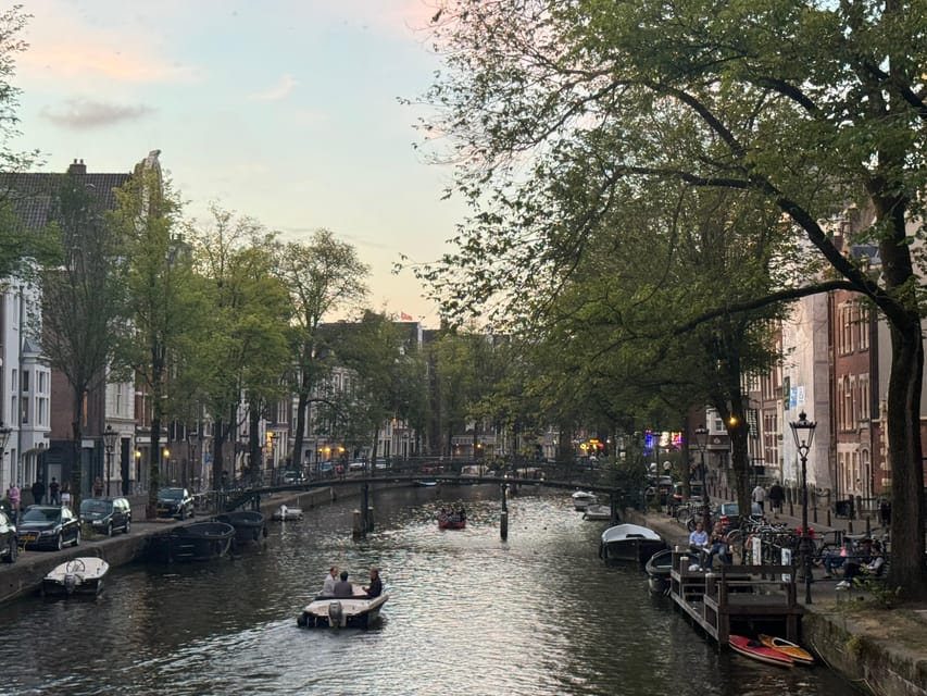 Amsterdam: Ghost Walking Tour and Dark History - Bloedstraat and Spooksteeg