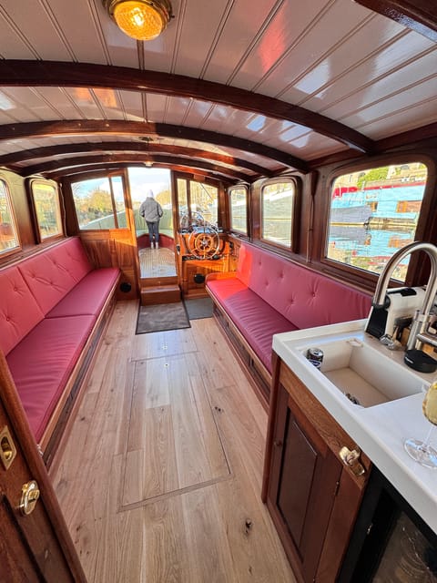 Amsterdam: Historic Boat Cruise with open bar and nibbles - Booking details and timing