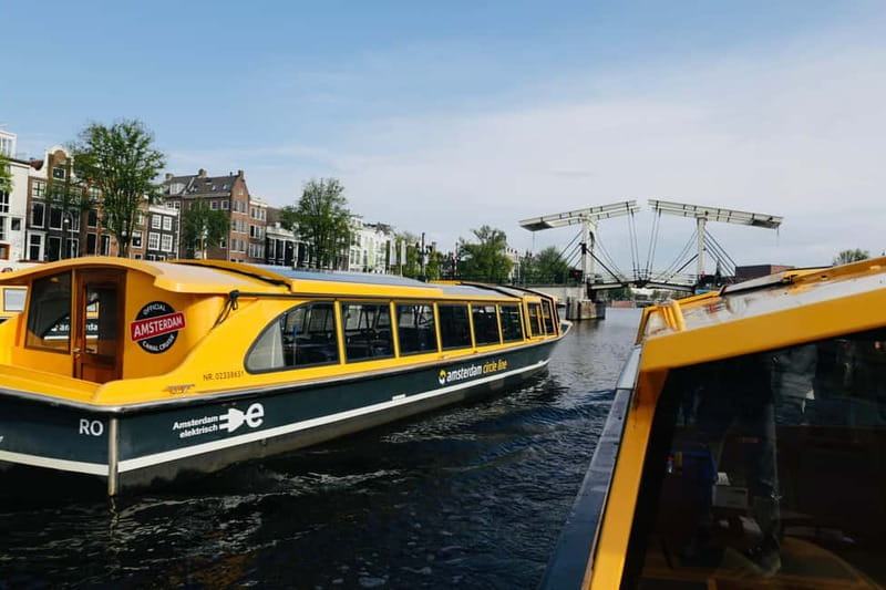 Amsterdam: Historic City Centre Canal Cruise - Weather, crowds, and timing tips