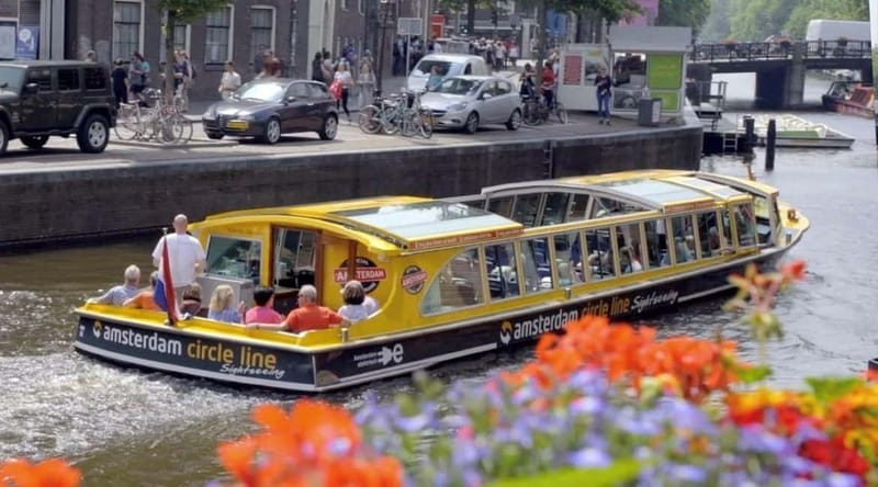 Amsterdam: Historic City Centre Canal Cruise - Choosing between the two boarding points