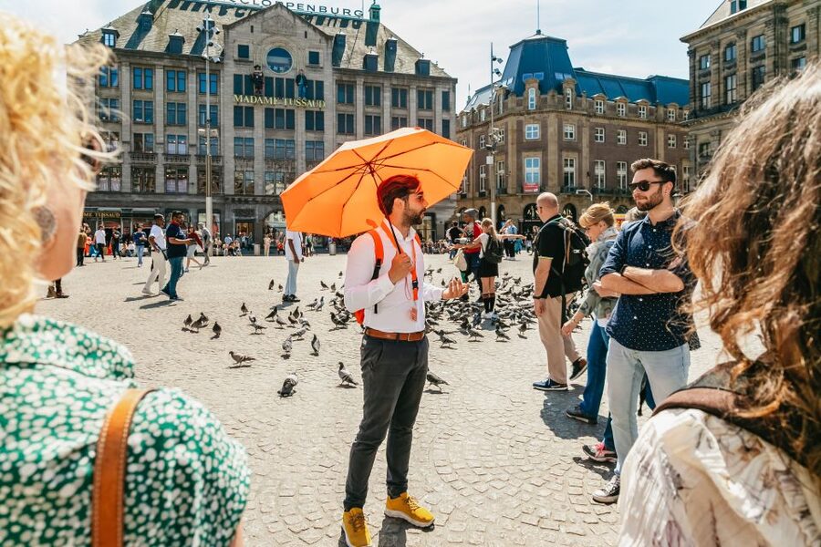Amsterdam: Historical Highlights Walking Tour with Tasting - Who should book this walking tour?