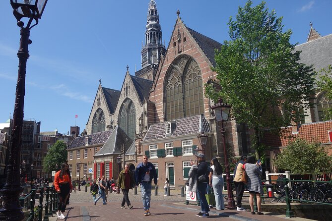 Anne Frank and Amsterdam Jewish History Walking Tour - The guides shape the whole experience