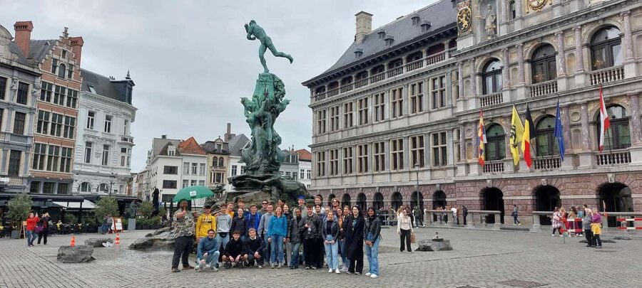 Antwerp: Historical Walking Tour in the Old City - Saint Carolus Borromeus Church and Hendrik Conscienceplein