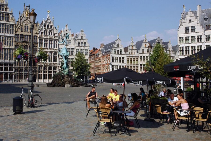 Antwerp: Private 3-Hour Historical Sightseeing Walking Tour - Key points at a glance