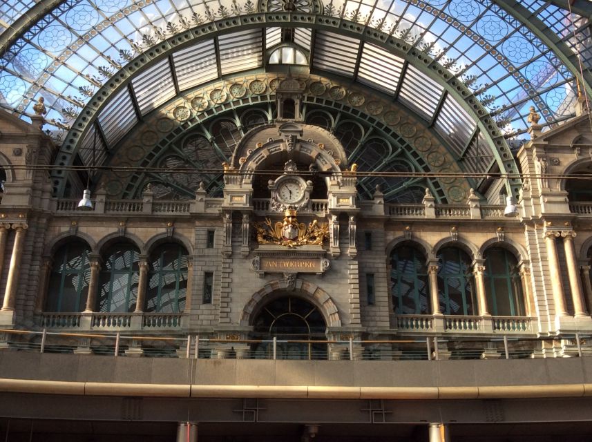 Antwerp: Private 3-Hour Historical Sightseeing Walking Tour - Guides, languages, and the pace of the walk