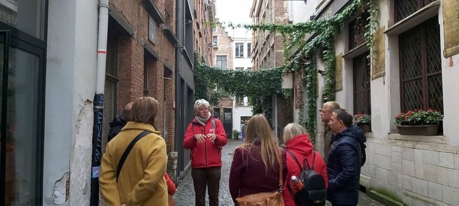 Antwerp: Private Historical Highlights Walking Tour - Vlaeykensgang, Antwerp’s quiet medieval lane