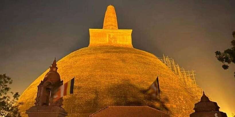 Anuradhapura Private Ancient City Day Tour - Kuttam Pokuna, the Twin Ponds