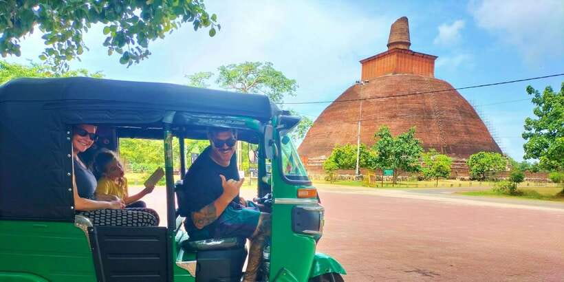 Anuradhapura Private Ancient City Day Tour - Meeting Navin and settling into the tuk tuk