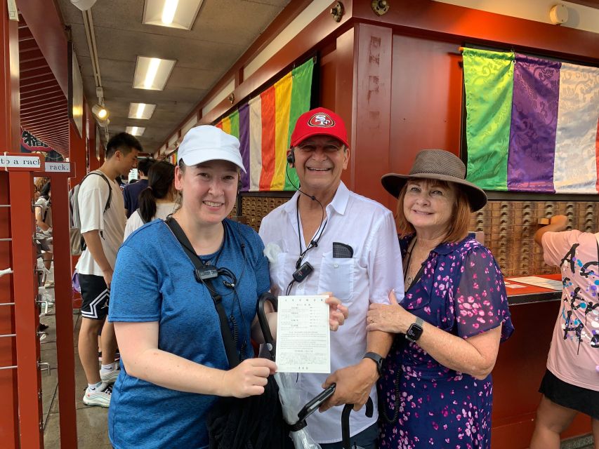 Asakusa: A Big-picture History Walk to Know Japan - Hōzōmon asks you to compare Japan and Europe