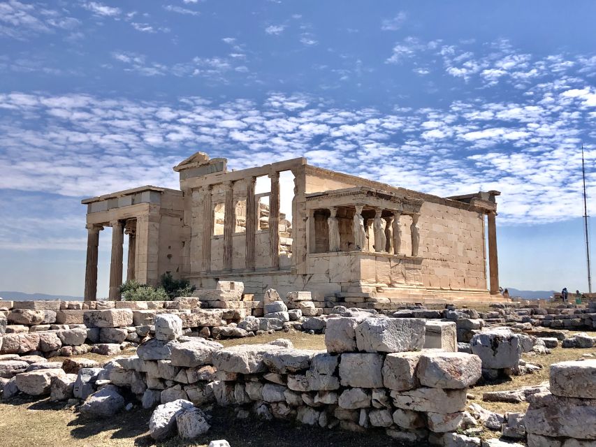 Athens:Acropolis - Historical Center Walking Tour in Spanish - The Propylaea prepares you for the summit