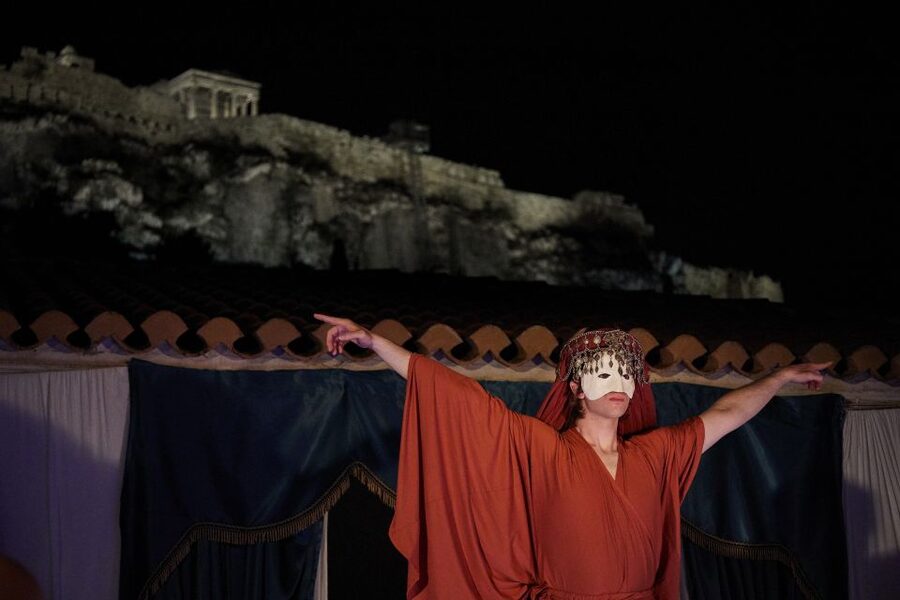 Athens: Ancient Greek Theater Performance - How the 75-minute performance unfolds