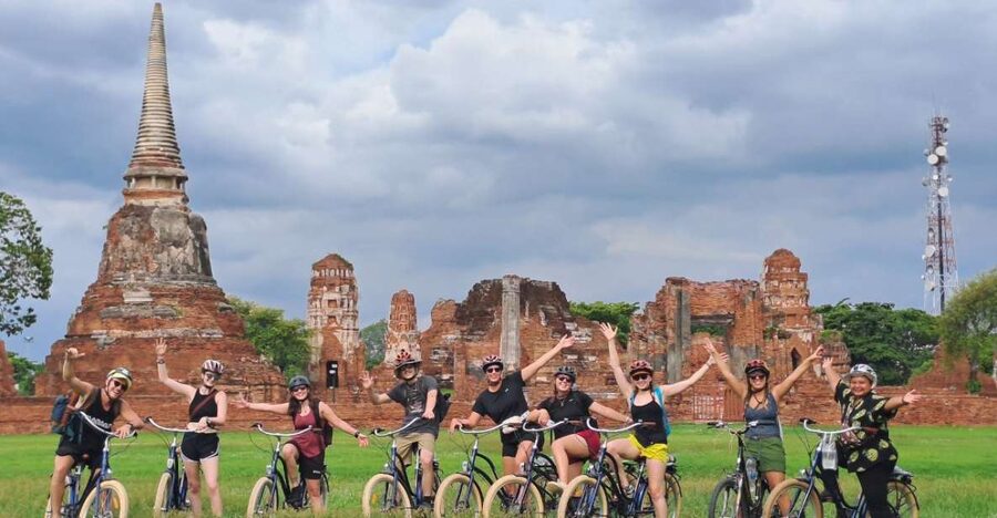 Ayutthaya City and Historical Park Bike Tour - Chao Phrom Market and the ferry home