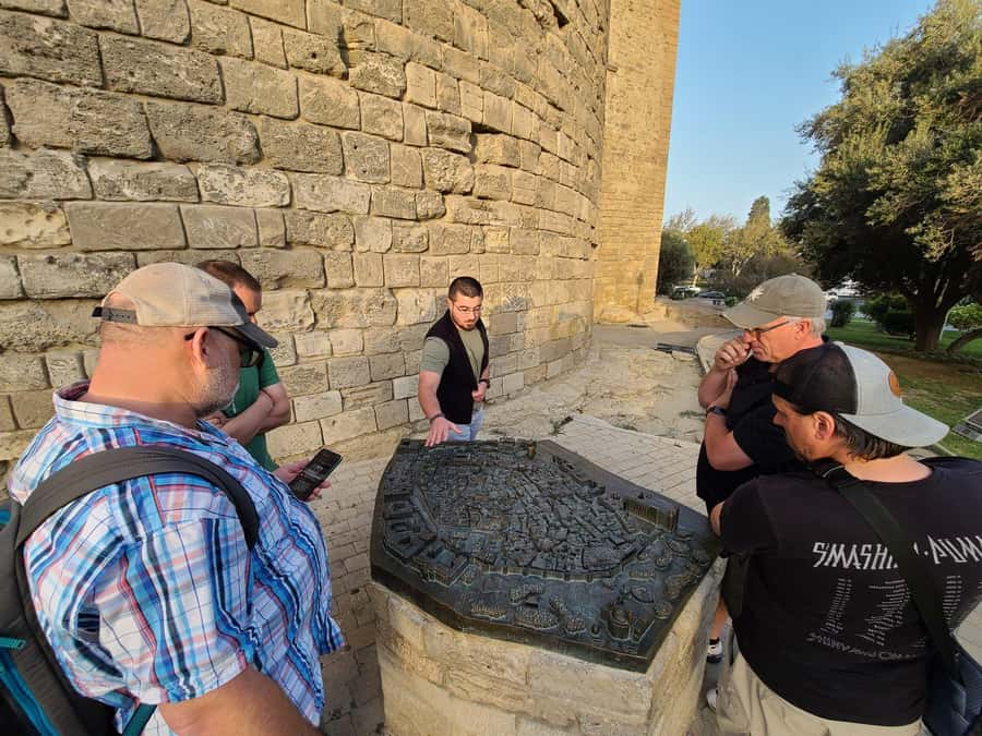 Baku: Historic and Modern Baku Tour ( Day & NIght Tour) - Baku in three chapters, from stone walls to modern streets