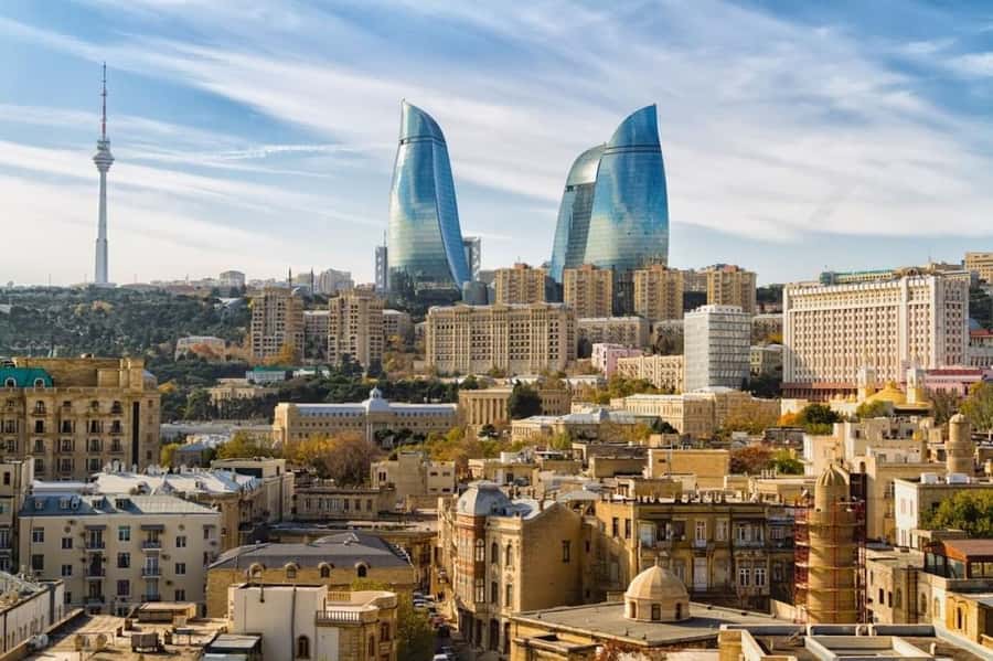 Baku Historical and modern tour in 2-3 hours+FREE Night tour - The free night tour and seeing Baku after dark