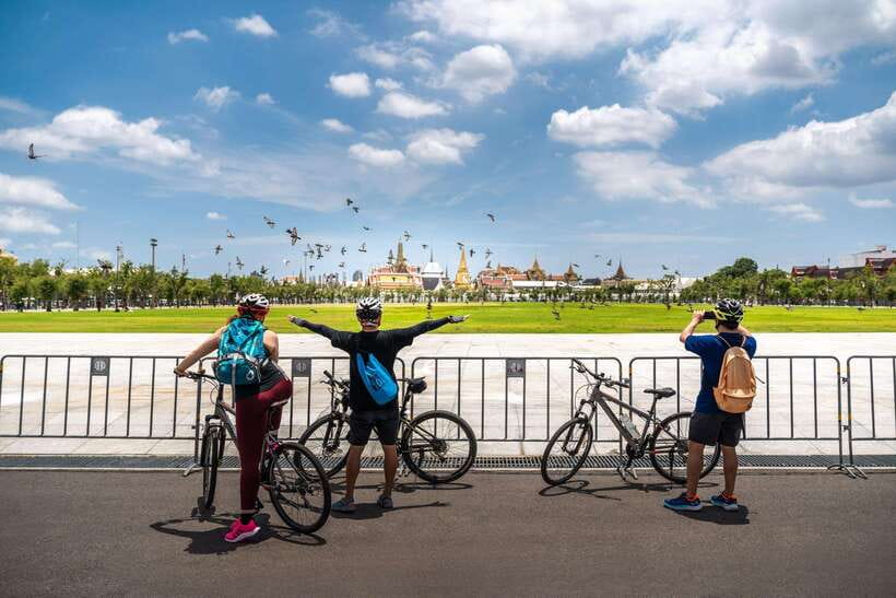Bangkok: Backstreets and Historic Temples Bike Tour - What the four hours feel like on a bicycle