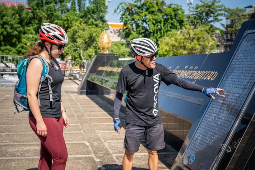 Bangkok: Backstreets and Historic Temples Bike Tour - Meeting near MRT Sam Yot at 8:30 am