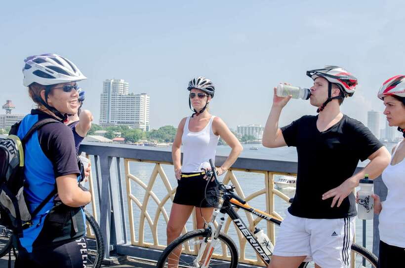 Bangkok: Backstreets and Historic Temples Bike Tour - The Grand Palace area and a royal park