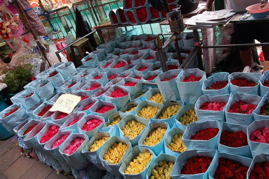 Bangkok: Historical Temples Tour & Hidden Bar at Sunset - Who gets the most from this $55 tour