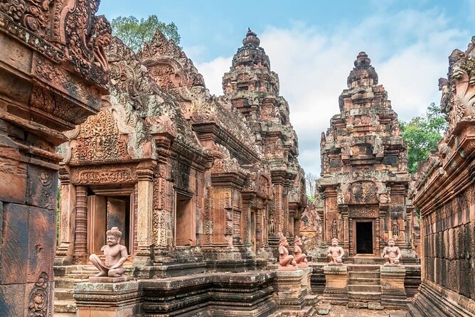 Banteay Srei and Grand Circuit Heritage Tour from Siem Reap - The road to Banteay Srei through rural Cambodia