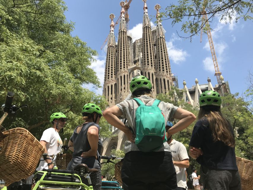Barcelona: 2.5-Hour Bike or E-Bike Historical Tour - El Born, Mercat del Born, and Santa Maria del Mar