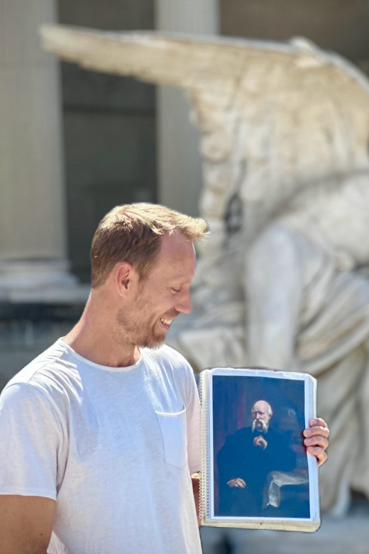Barcelona: Cemetery Tour - Gothic Graves & Local History - Meeting at Portal de Santa Madrona