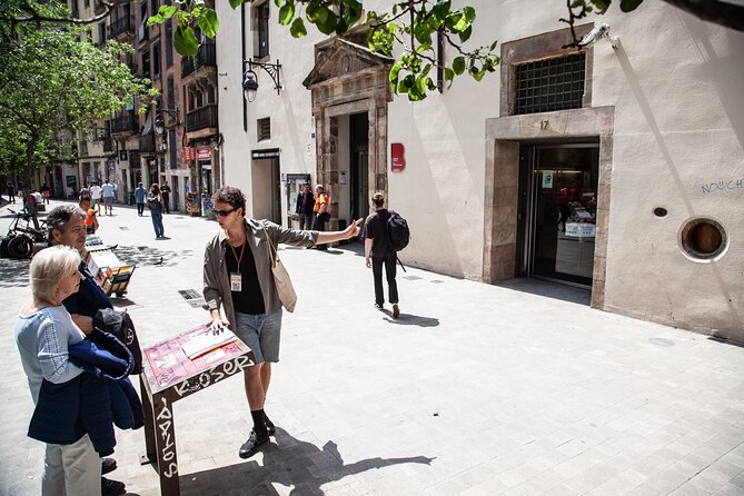 Barcelona El Raval Dark History Walking Tour - What the guide adds to the experience