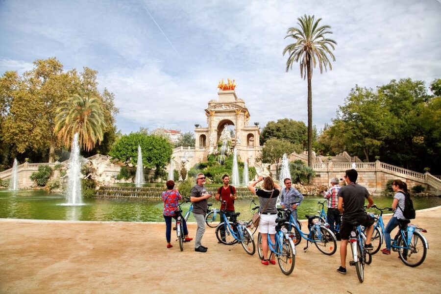 Barcelona Historical 3-Hour Bike Tour - Starting at Pla de Palau and the Old Port