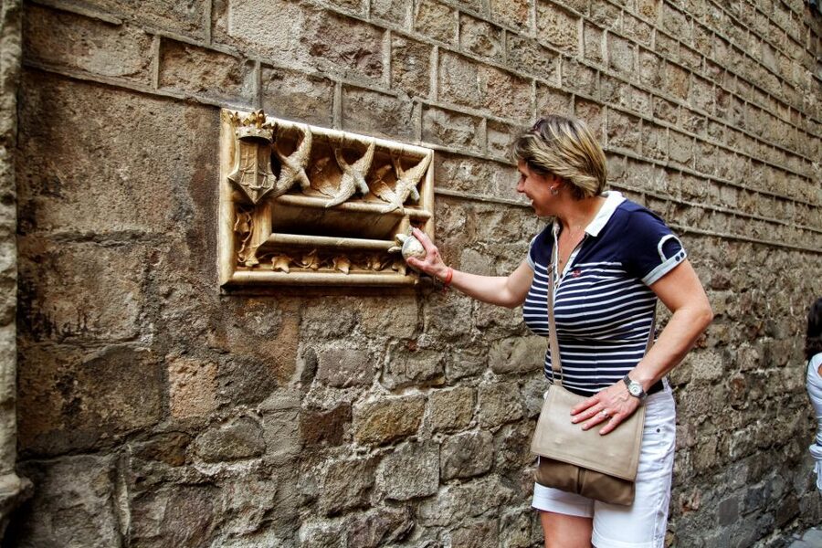Barcelona Historical 3-Hour Bike Tour - Sagrada Familia: A Close Look from the Street