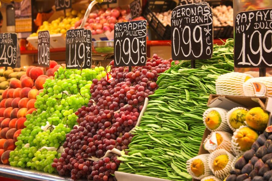 Barcelona: Market, Tasty Tapas/Food and Gothic History Tour - What the guide adds to the food
