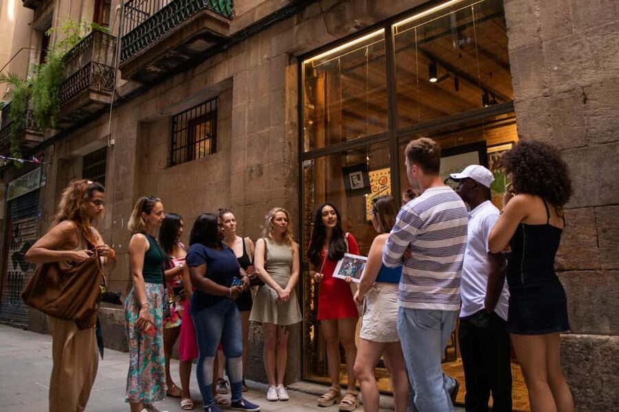 Barcelona Tapas Tour, Taverns, History & Local Culture - What the guides add to the experience