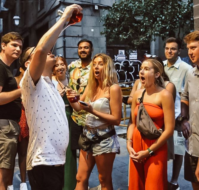 Barcelona: Tapas Walking Tour with Food, Wine, and History - The guide makes or breaks the evening