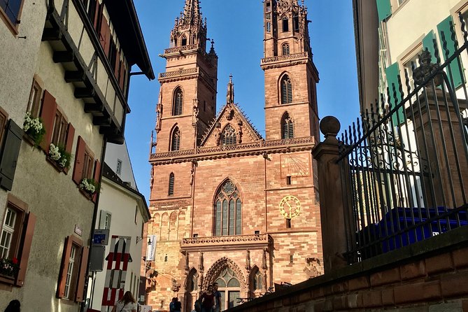 Basel Historical Old Town Tour - Grossbasel’s cobbled streets and old buildings