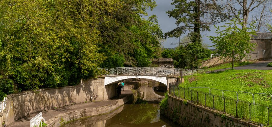 Bath : 2 Hour Historic Walking Tour With An App - Pulteney Bridge and Great Pulteney Street