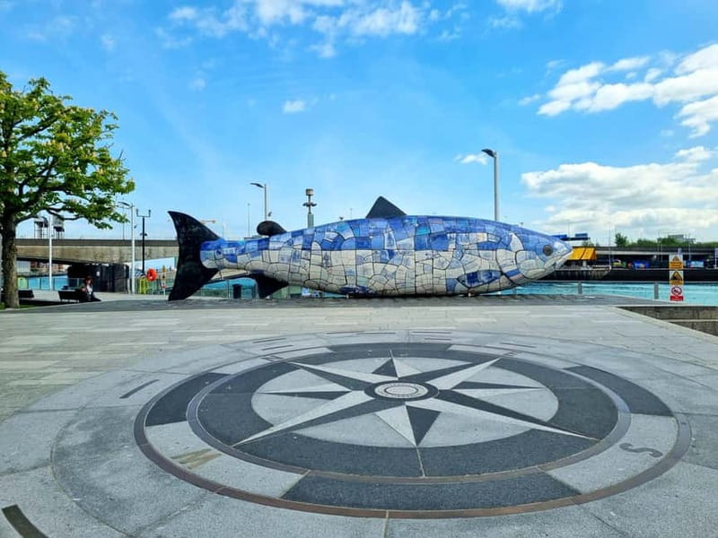 Belfast Walking Tour with a Local – History & Craic - Joy’s Entry and small streets with big stories